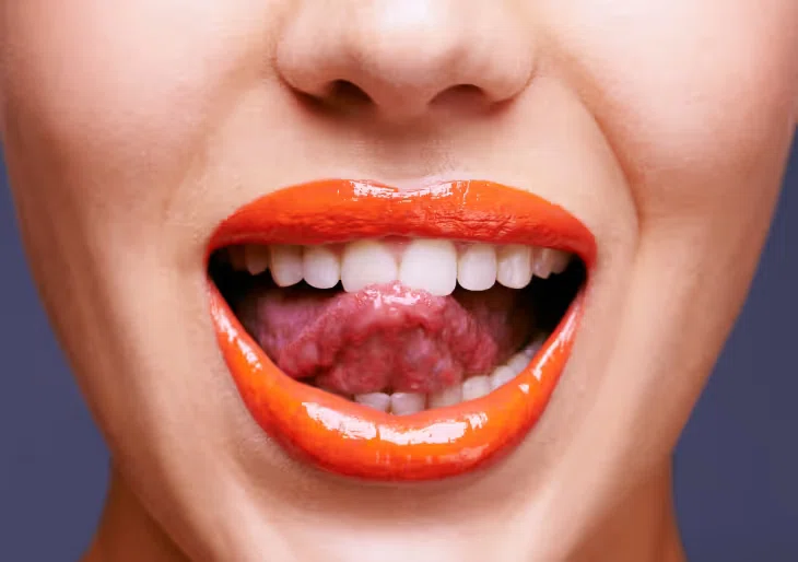 Lippenbändchen durchtrennen